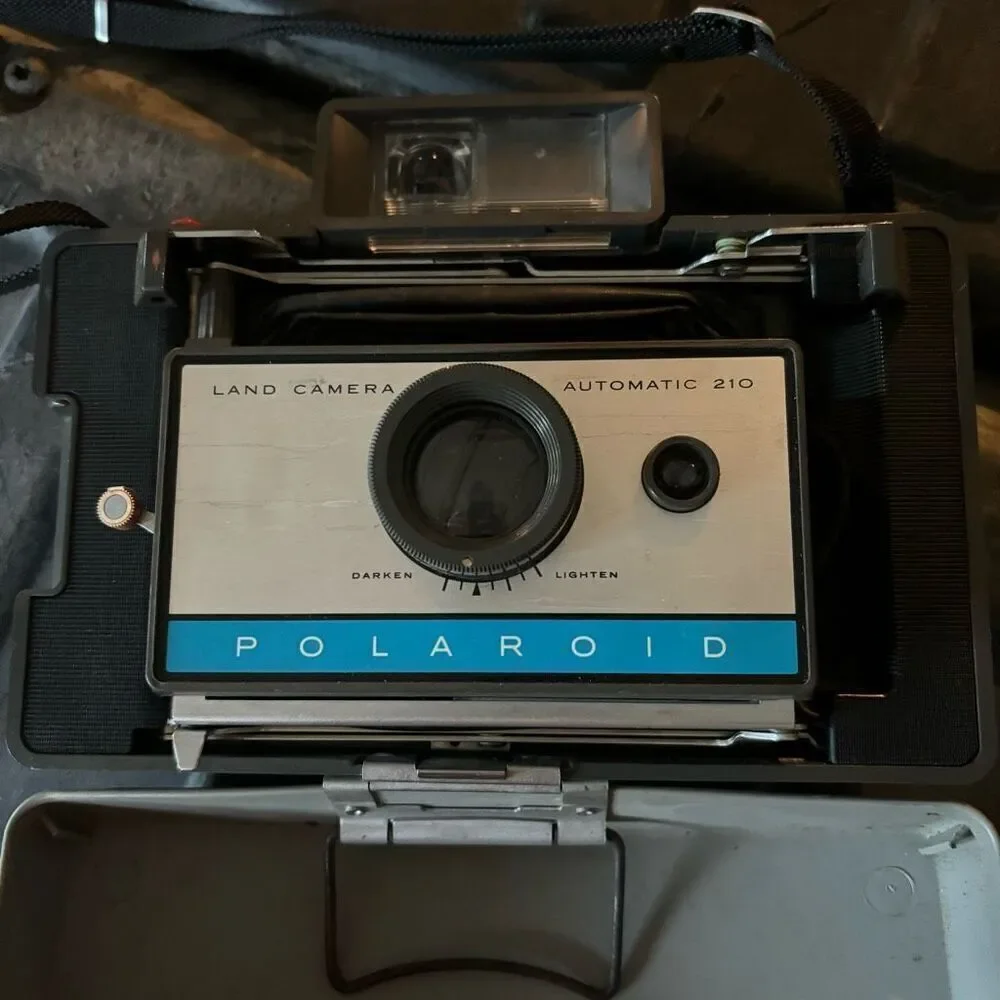 Polaroid 210 Land Camera *Not Tested*